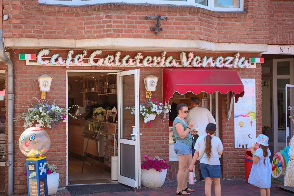Eingang des Café Gelateria Venezia